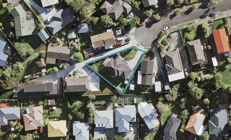 30 Dallas Place, New Windsor, Auckland - Carousel 1