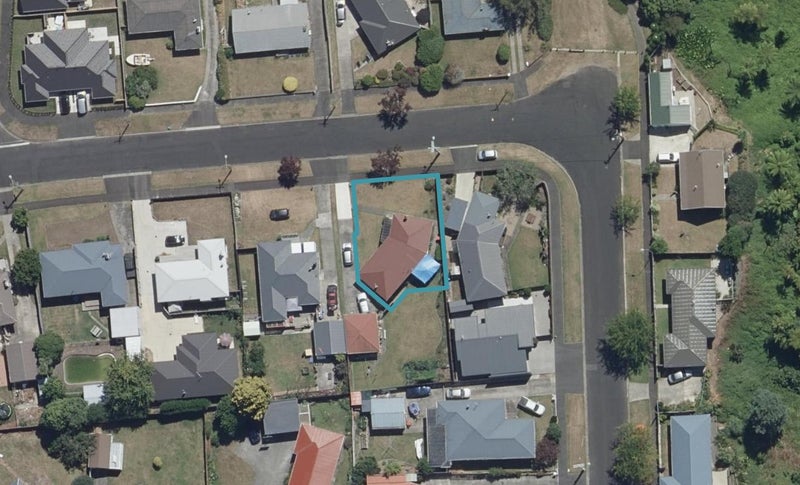 98 Bruce Avenue, Glenview, Hamilton - Carousel 1