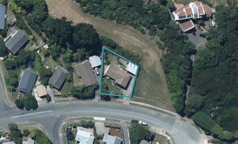 27 Adventure Drive, Whitby, Porirua - Carousel 1