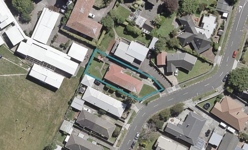 83 Wai-Iti Crescent, Woburn, Lower Hutt - Carousel 1