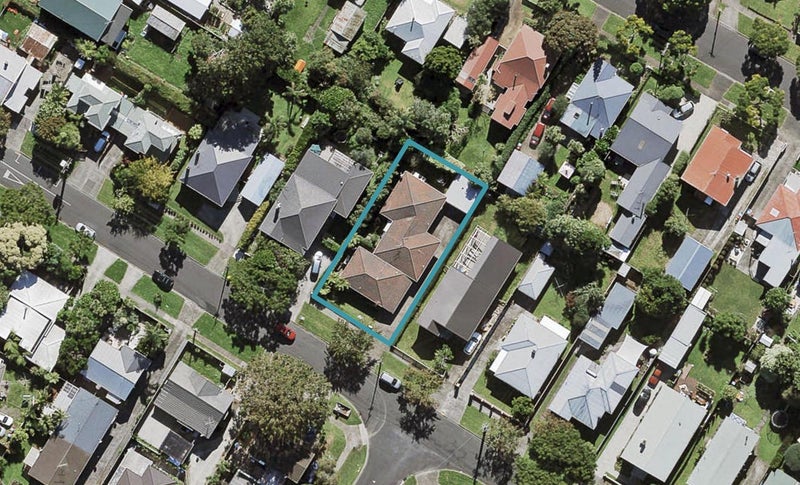 2/43 Haverstock Road, Sandringham, Auckland - Carousel 1