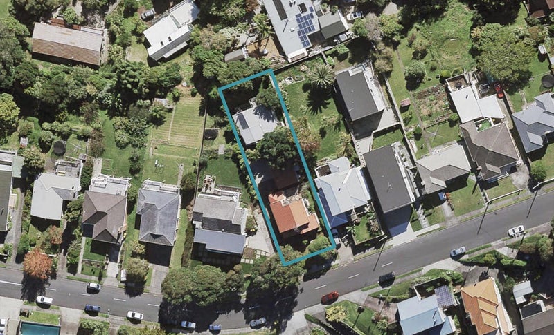 2/14 Monarch Avenue, Hillcrest, Auckland - Carousel 1