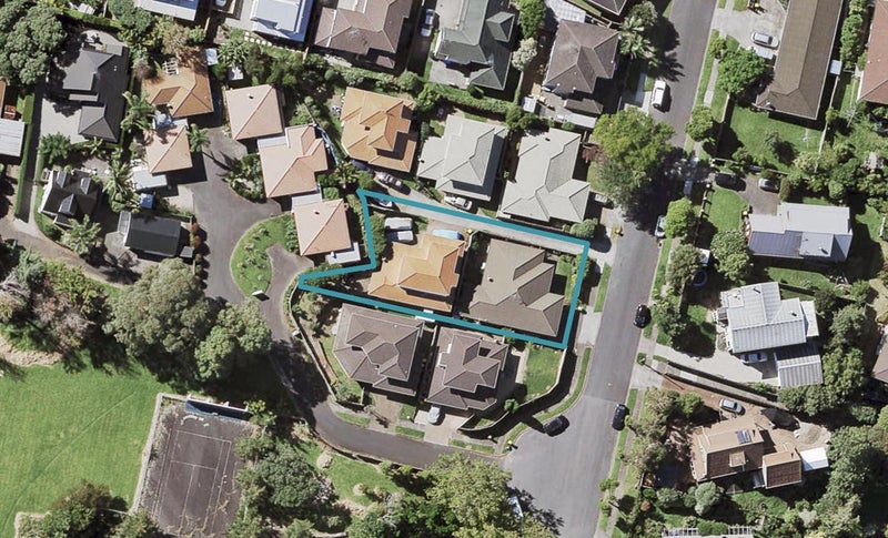 2/7 Thurston Place, Bucklands Beach, Auckland - Carousel 1
