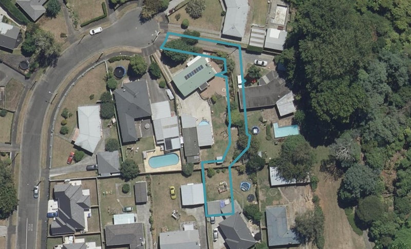 2/8 Keitha Place, Glenview, Hamilton - Carousel 1