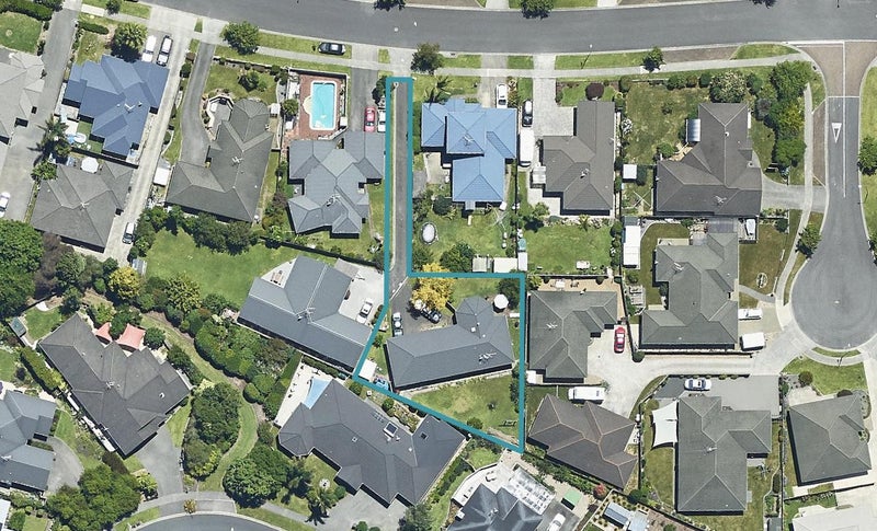 14 Manor Park Drive, Pyes Pa, Tauranga - Carousel 1