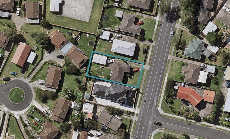 11 Othello Drive, Clover Park, Auckland - Carousel 1