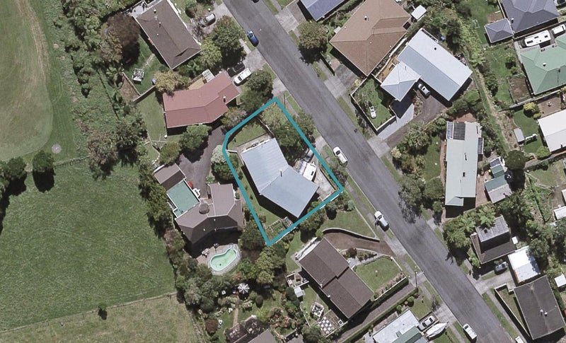 5 La Salle Drive, Westown, New Plymouth - Carousel 1