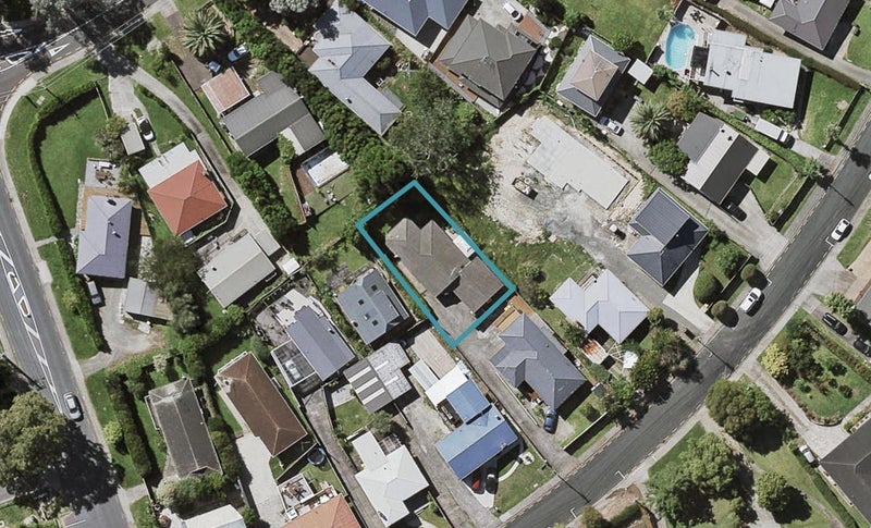 13A Pax Avenue, Forrest Hill, Auckland - Carousel 1