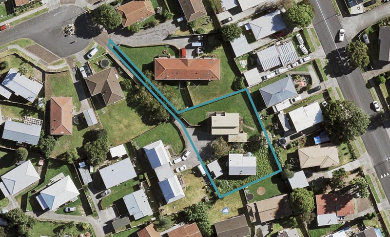 13 Hatherley Place, Clendon Park, Auckland - Carousel 1