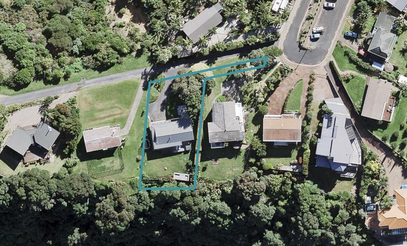 58 Kennedy Point Road, Surfdale, Waiheke Island - Carousel 1