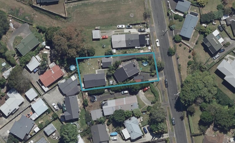 16 Anderson Road, Deanwell, Hamilton - Carousel 1
