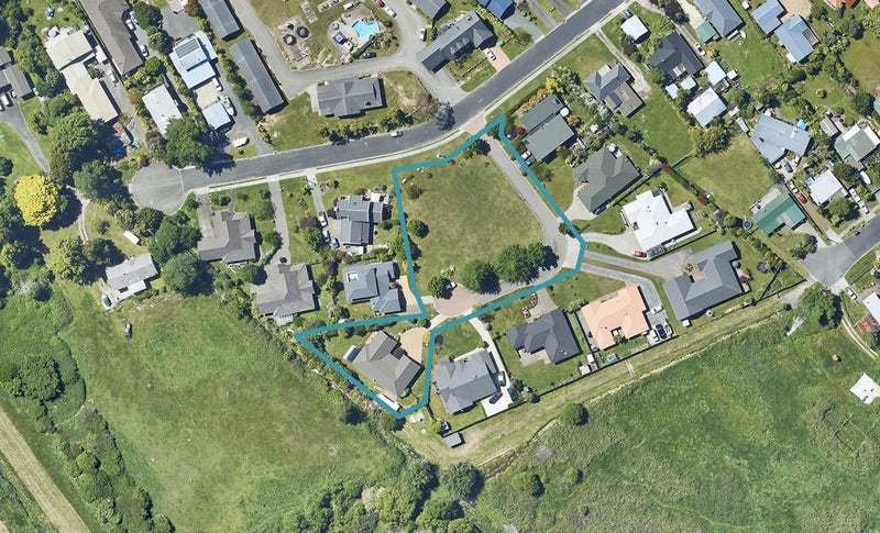 26 Holden Avenue, Holdens Bay, Rotorua - Carousel 1