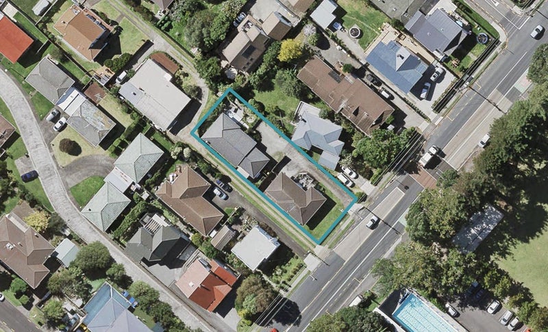 2/73 SHAKESPEARE Road, Milford, Auckland - Carousel 1