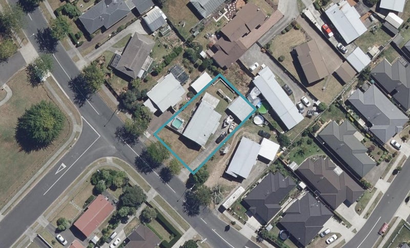 71 Waterford Road, Fitzroy, Hamilton - Carousel 1