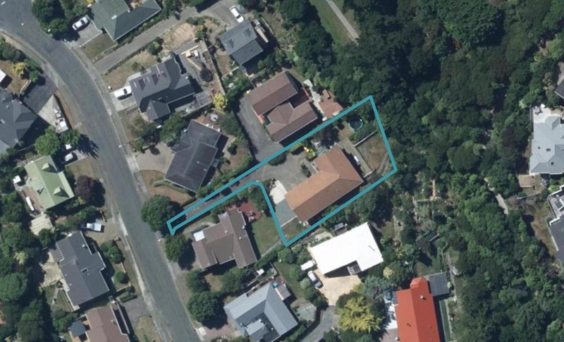 11 Kinnel Grove, Papakowhai, Porirua - Carousel 1