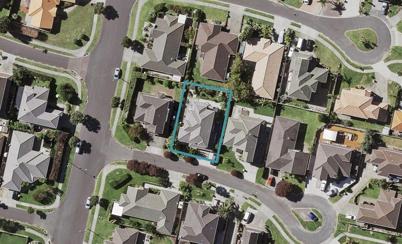 4 Glanmire Place, Flat Bush, Auckland - Carousel 1