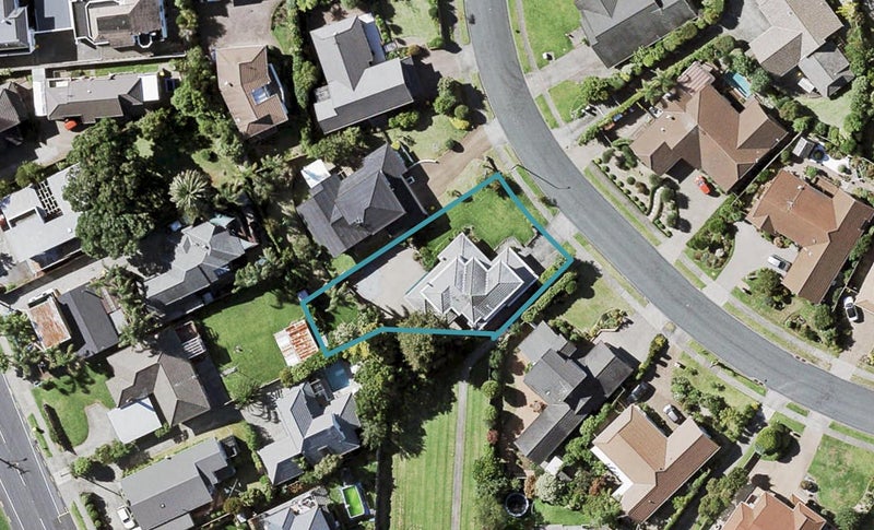 87 Oliver Road, Eastern Beach, Auckland - Carousel 1