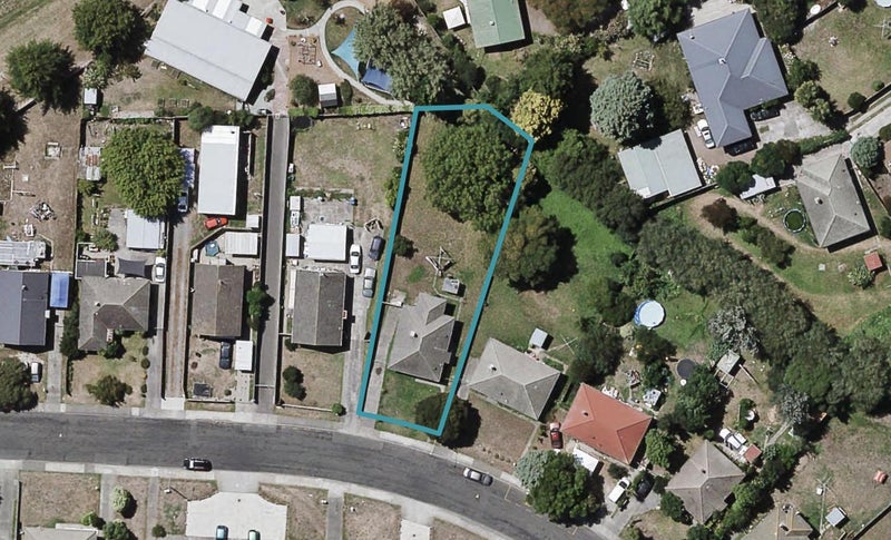 1214 Cunningham Crescent, Mayfair, Hastings - Carousel 1