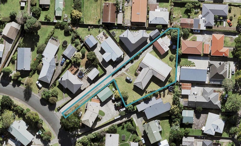 41 Graham Avenue, Te Atatu Peninsula, Auckland - Carousel 1