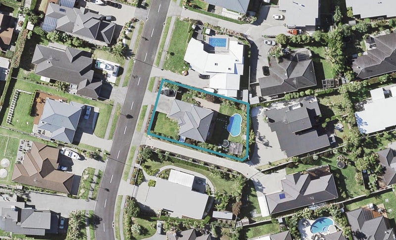 19 Columbia Crescent, Beachlands, Auckland - Carousel 1