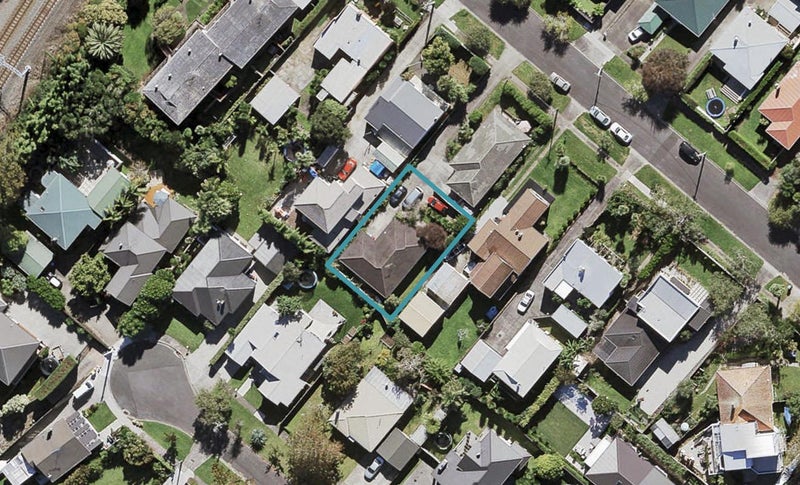 10A Knight Avenue, Mount Albert, Auckland - Carousel 1