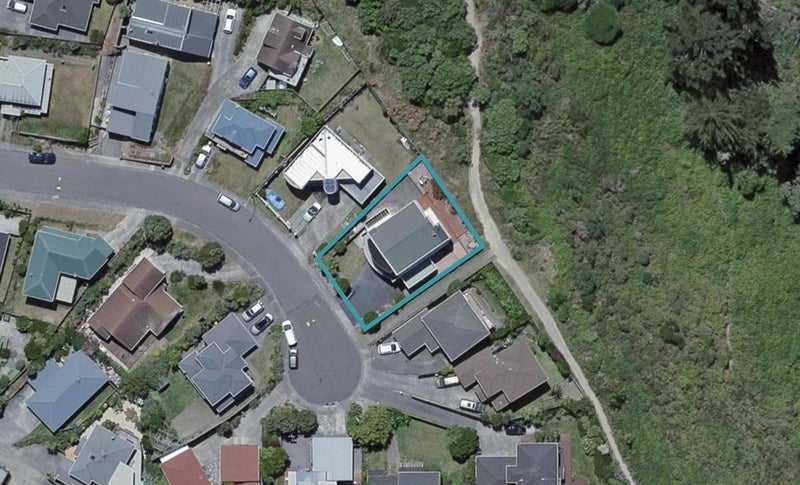 9 Bury Grove, Strathmore Park, Wellington - Carousel 1