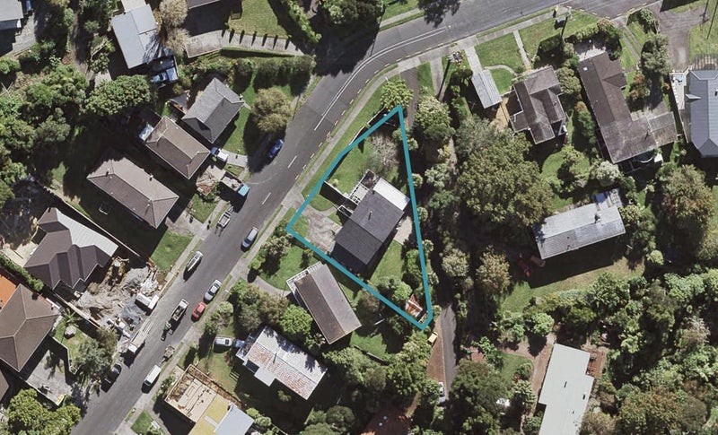 32 Park Hill Road, Birkenhead, Auckland - Carousel 1