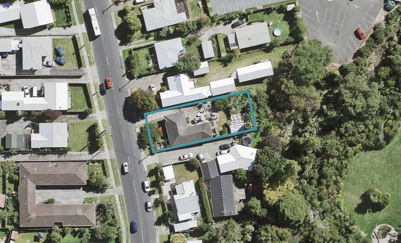 60 Glendale Road, Glen Eden, Auckland - Carousel 1