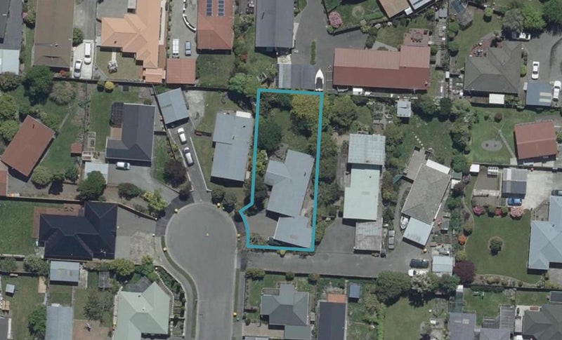 8 Aztec Place, Redwood, Christchurch - Carousel 1