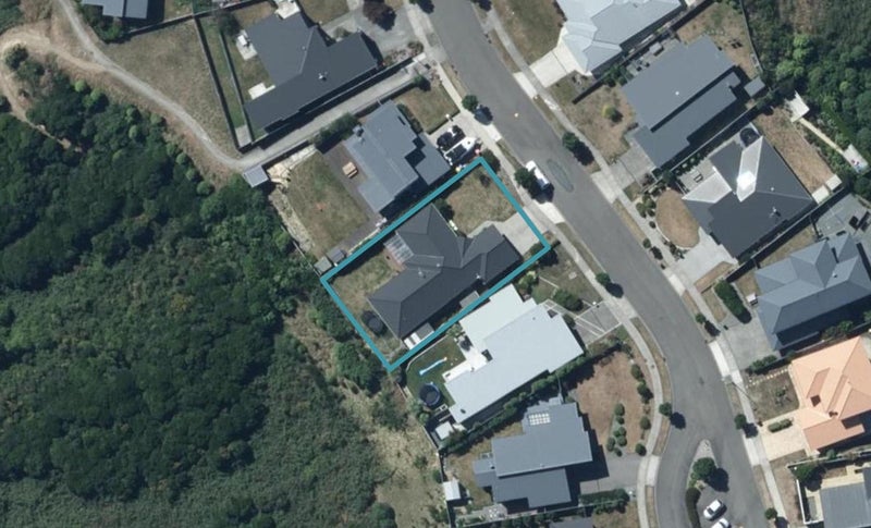26 Sumner Terrace, Aotea, Porirua - Carousel 1