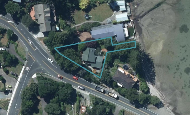 87 Paremata Road, Paremata, Porirua - Carousel 1
