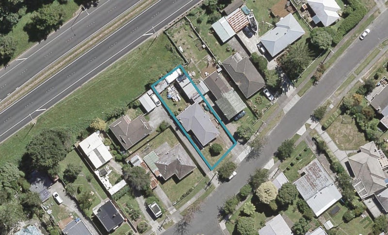 21 Owen Street, Belmont, Lower Hutt - Carousel 1