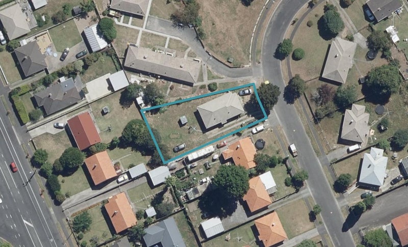 17 Ross Crescent, Fairfield, Hamilton - Carousel 1
