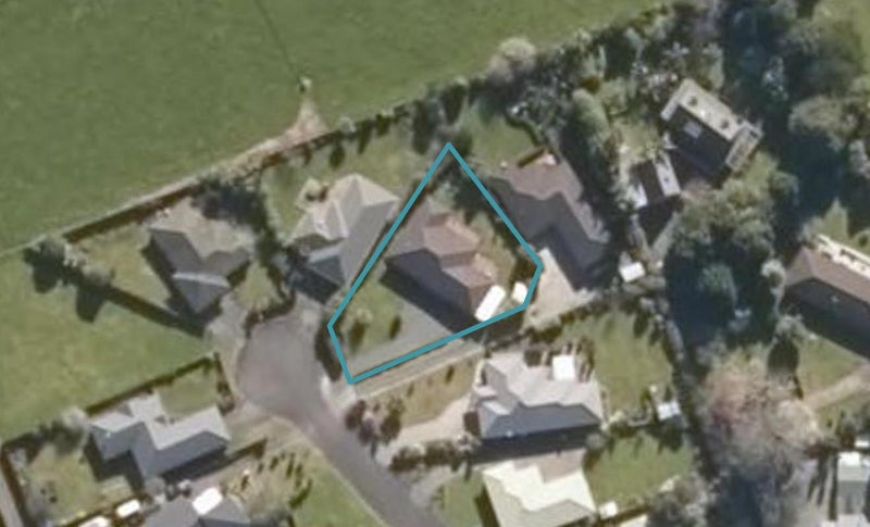 10 Maddendale Place, Whangarei - Carousel 1