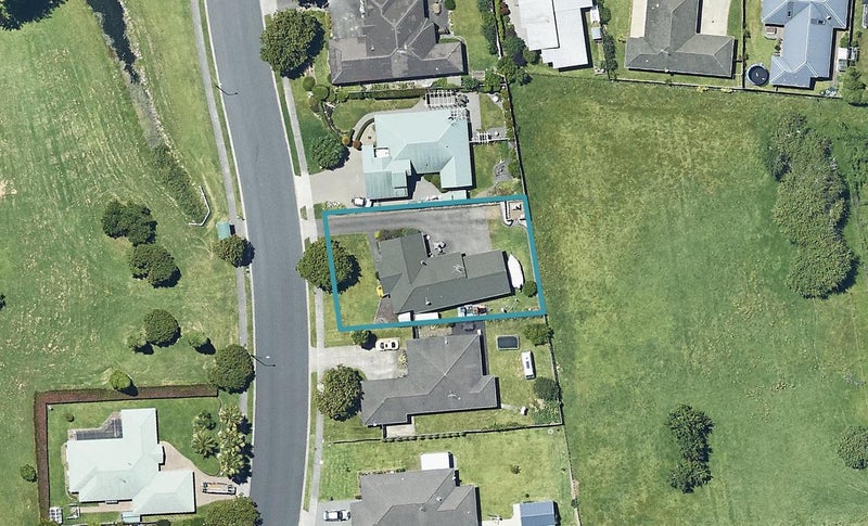 28 Castlewold Drive, Bethlehem, Tauranga - Carousel 1