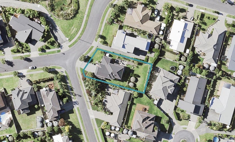 24 Pine Harbour Parade, Beachlands, Auckland - Carousel 1