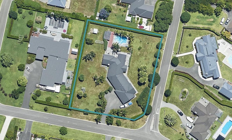 R/32 Bradley Avenue, Pyes Pa, Tauranga - Carousel 1