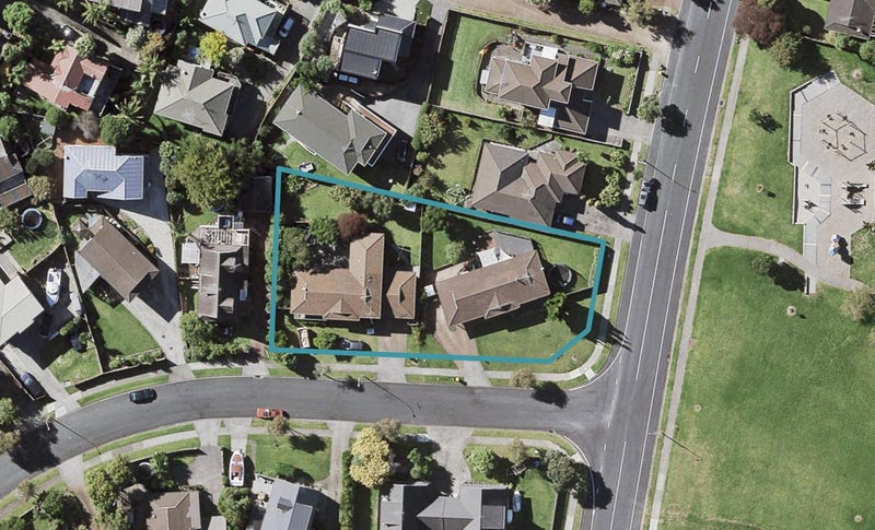 2/56 Sandgate Avenue, Botany Downs, Auckland - Carousel 1