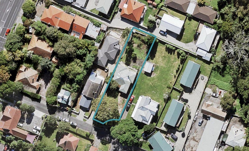 6 Kaponga Crescent, New Lynn, Auckland - Carousel 1