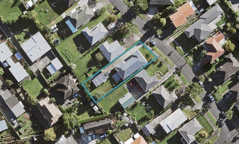 11 Rosamund Avenue, New Windsor, Auckland - Carousel 1