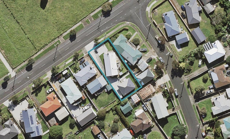 15 Mountain Road, Mangere Bridge, Auckland - Carousel 1