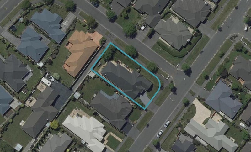 1 Kinsella Crescent, Aidanfield, Christchurch - Carousel 1
