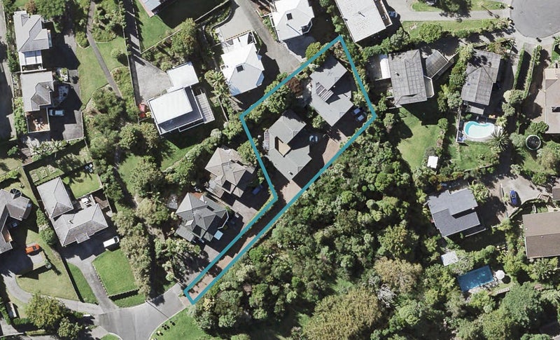 1/6 Seaford Place, Murrays Bay, Auckland - Carousel 1