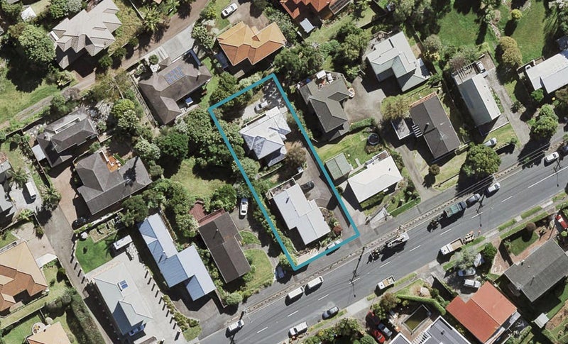 1/16 Sunset Road, Unsworth Heights, Auckland - Carousel 1