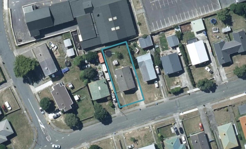 32 Niagara Street, Waitangirua, Porirua - Carousel 1