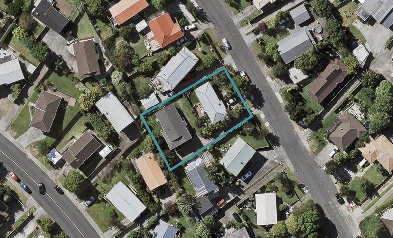 2/70 Totaravale Drive, Tōtara Vale, Auckland - Carousel 1