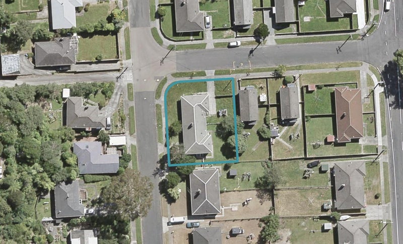 18 Bird Grove, Stokes Valley, Lower Hutt - Carousel 1