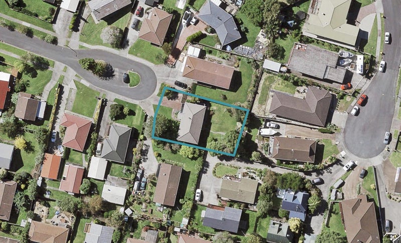 9 Struan Place, Highland Park, Auckland - Carousel 1