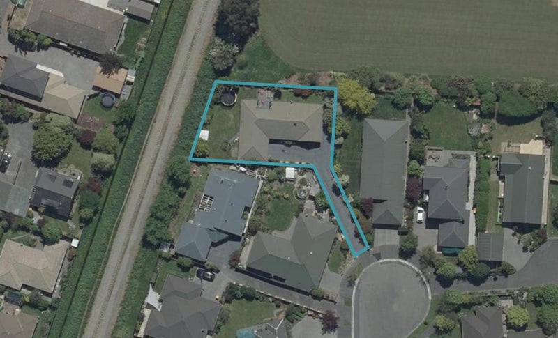 31 Farnswood Place, Redwood, Christchurch - Carousel 1