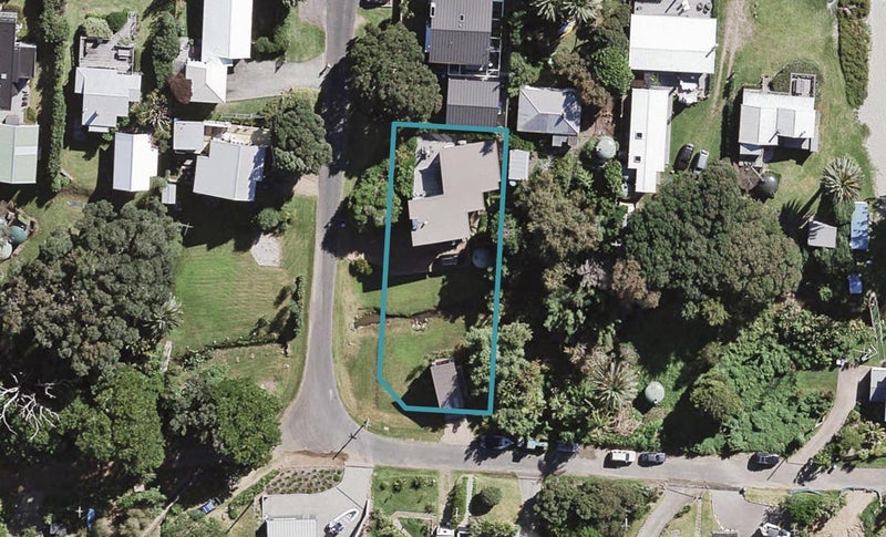 3 Second Avenue, Onetangi, Waiheke Island - Carousel 1